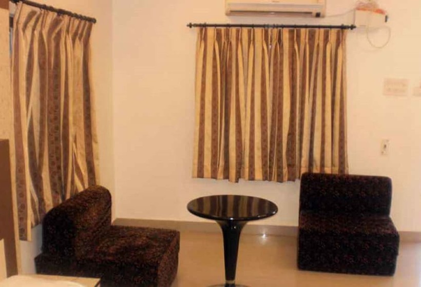 فندق Park Inn Beach Resort