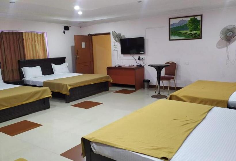 فندق Park Inn Beach Resort