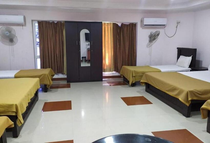 فندق Park Inn Beach Resort