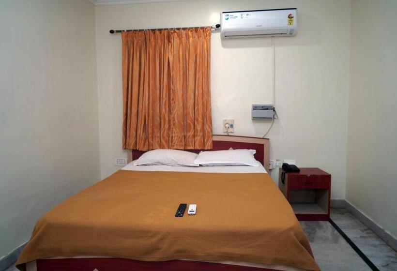 فندق Park Inn Beach Resort