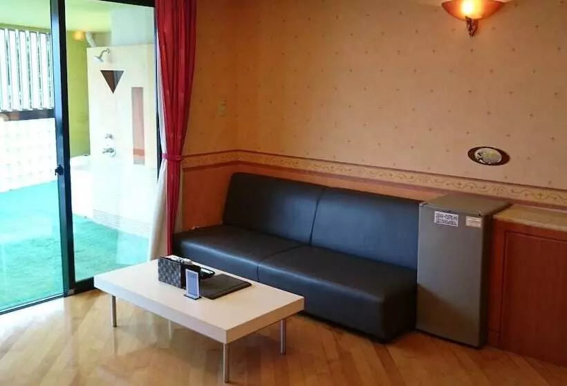 Hotelli Shonan Bay  Adults Only