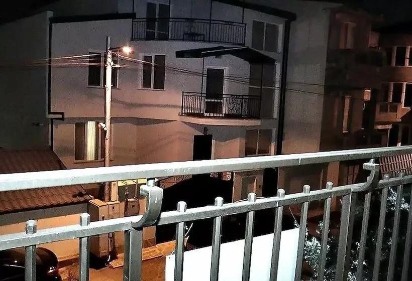 هتل Villa Courtyard