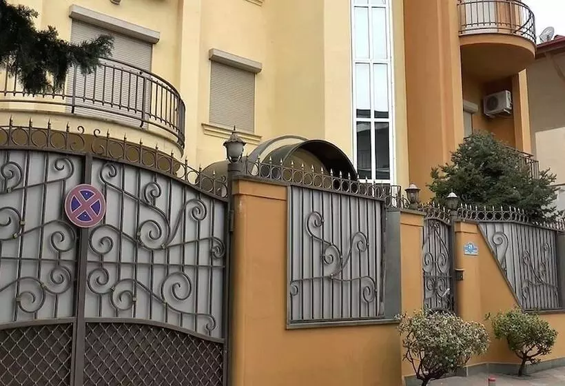 هتل Villa Courtyard