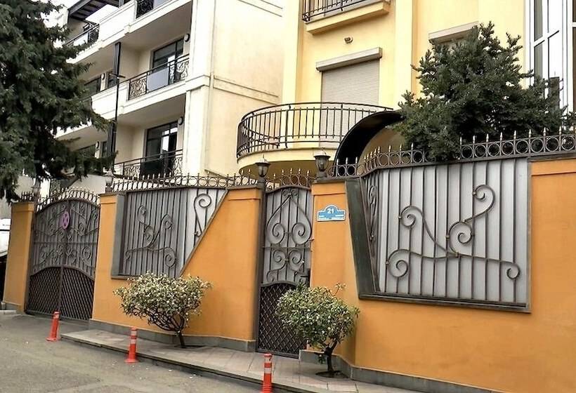 هتل Villa Courtyard