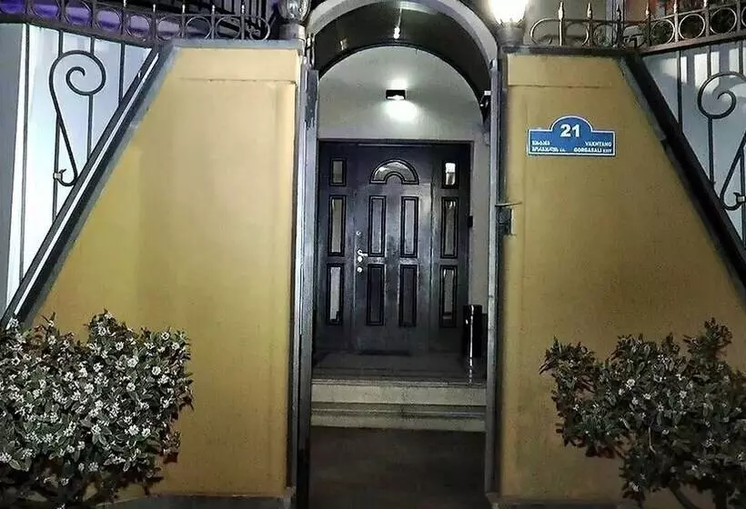 هتل Villa Courtyard