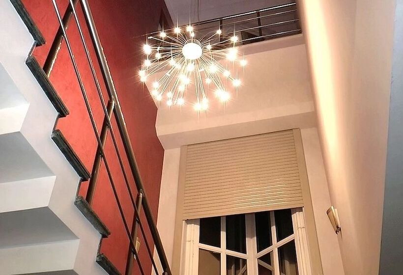 هتل Villa Courtyard