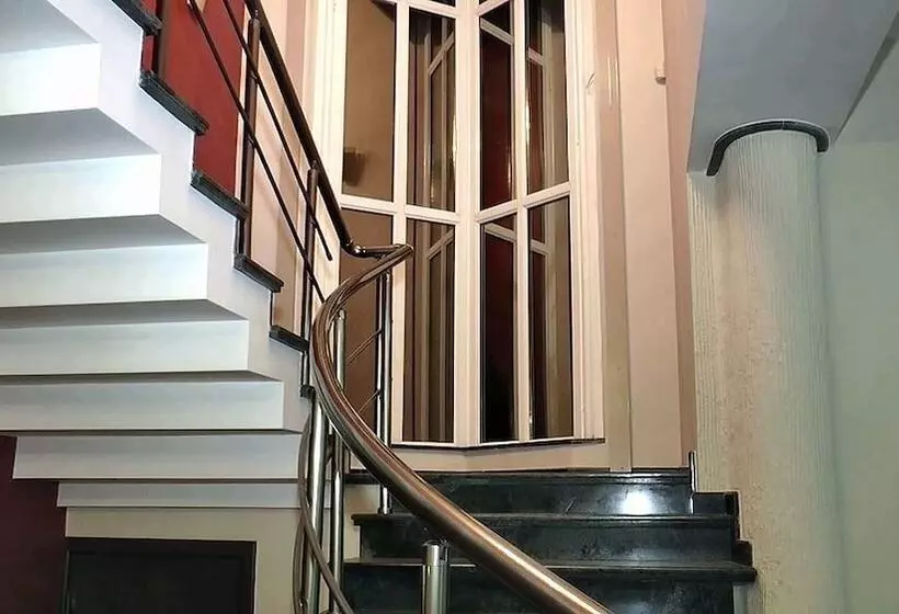 هتل Villa Courtyard