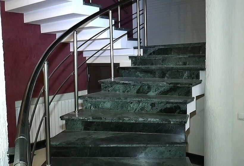 هتل Villa Courtyard