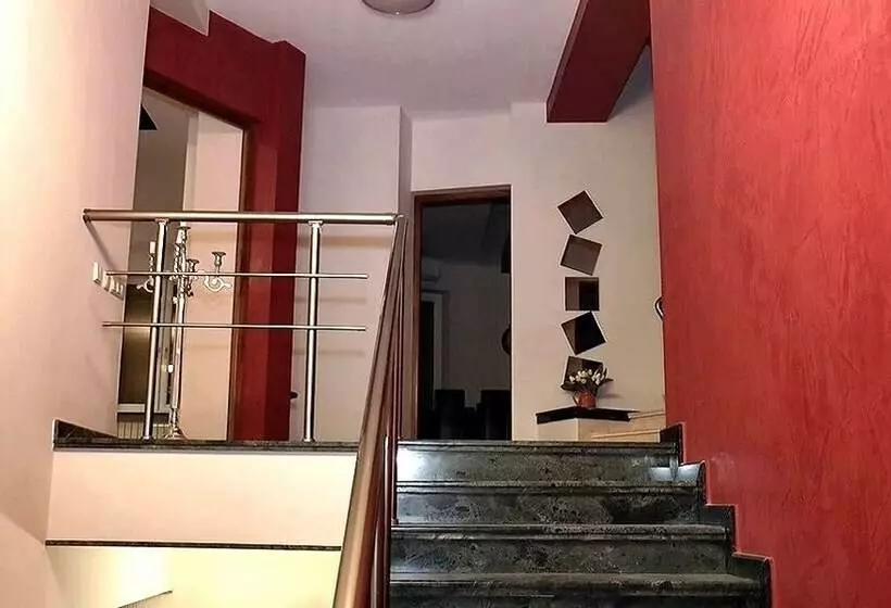 هتل Villa Courtyard