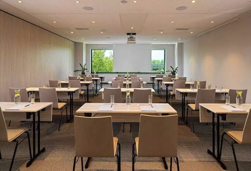 هتل Four Points By Sheraton Warsaw Mokotow