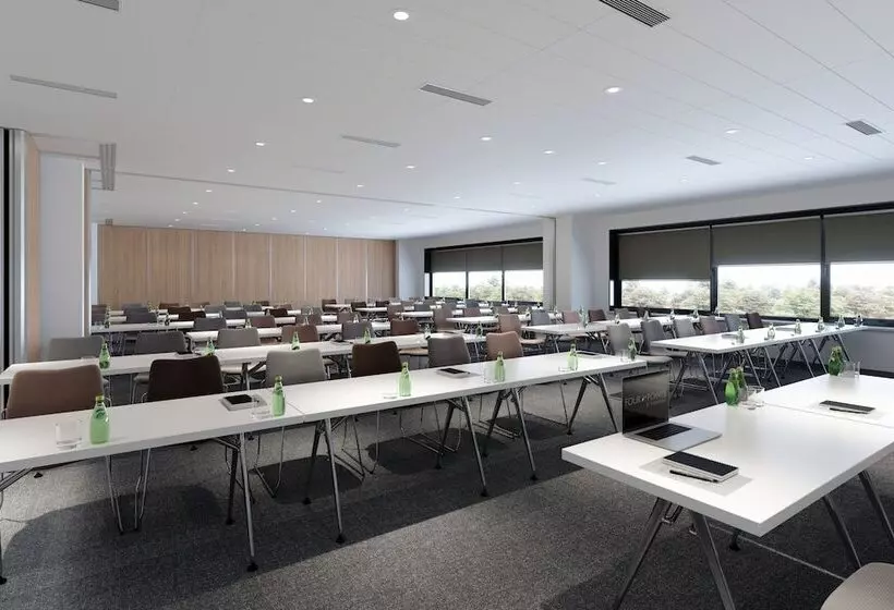 هتل Four Points By Sheraton Warsaw Mokotow
