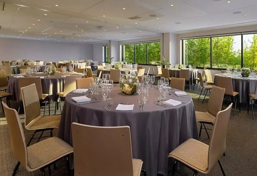 هتل Four Points By Sheraton Warsaw Mokotow