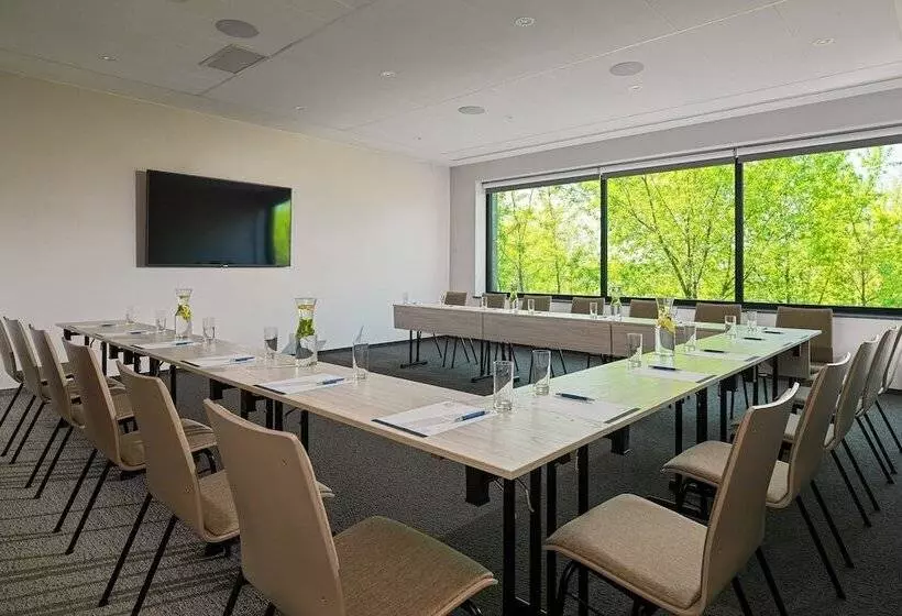 هتل Four Points By Sheraton Warsaw Mokotow