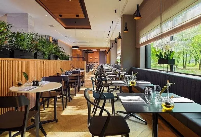 هتل Four Points By Sheraton Warsaw Mokotow