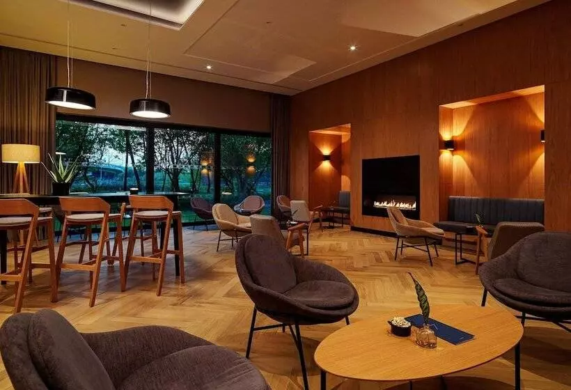 هتل Four Points By Sheraton Warsaw Mokotow