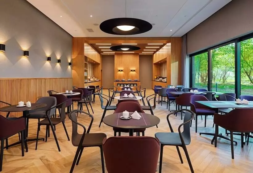 هتل Four Points By Sheraton Warsaw Mokotow