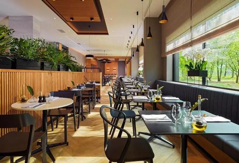 هتل Four Points By Sheraton Warsaw Mokotow