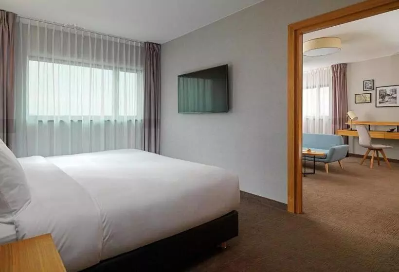 هتل Four Points By Sheraton Warsaw Mokotow