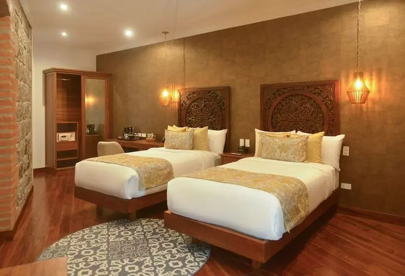 ホテル Hospedaje Otavalo