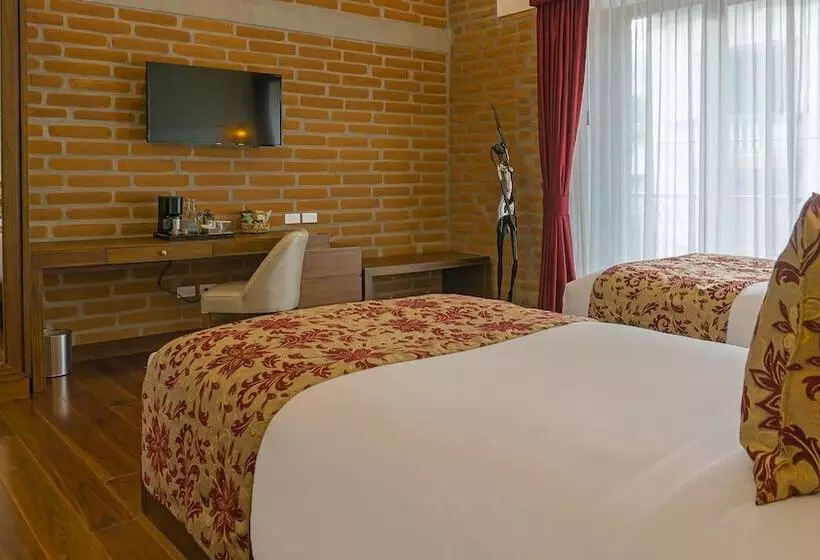 ホテル Hospedaje Otavalo