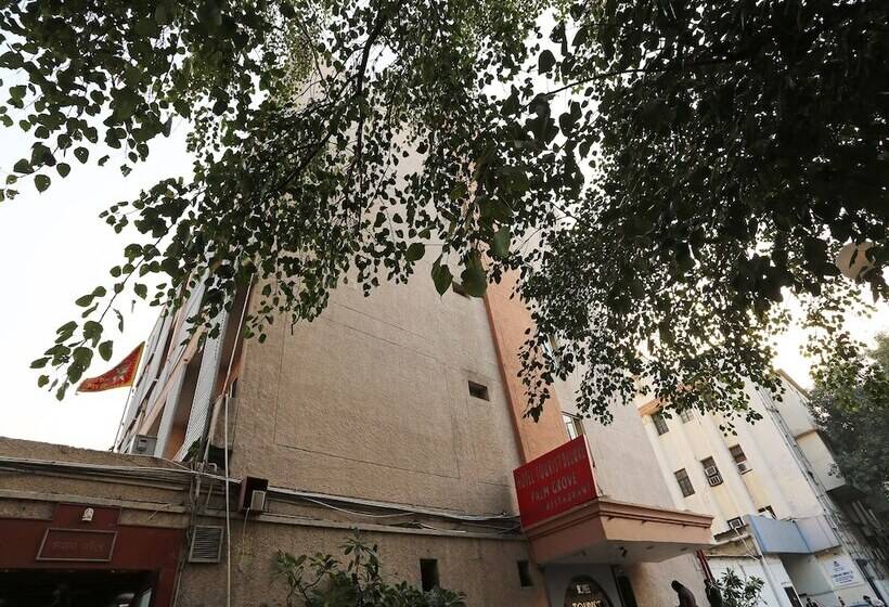 ホテル Tourist Deluxe By Oyo