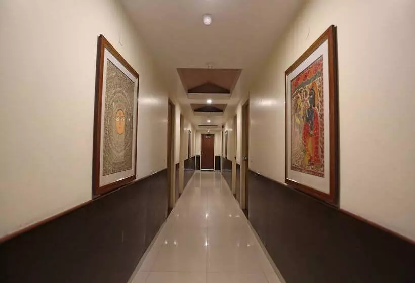 Hotelli Tourist Deluxe By Oyo