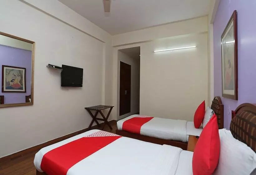 Hotelli Tourist Deluxe By Oyo