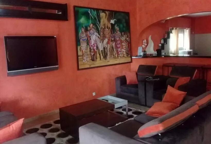 هتل Villa Safari