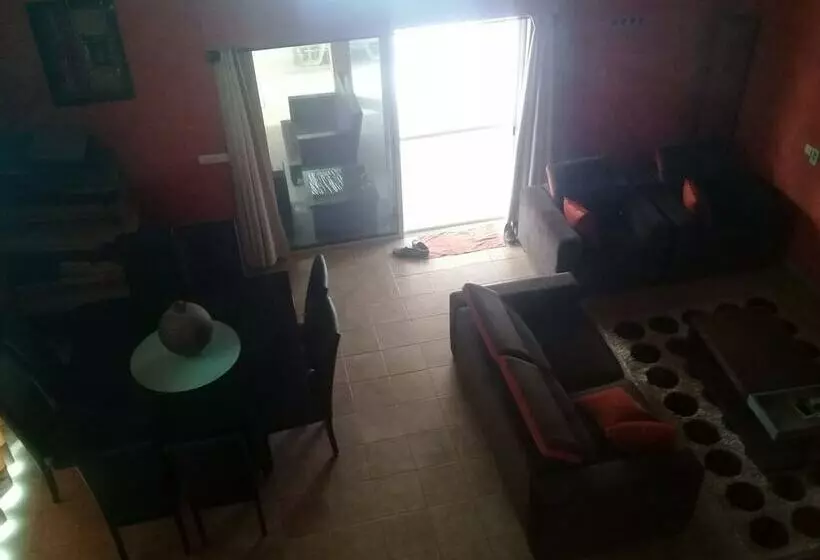 هتل Villa Safari