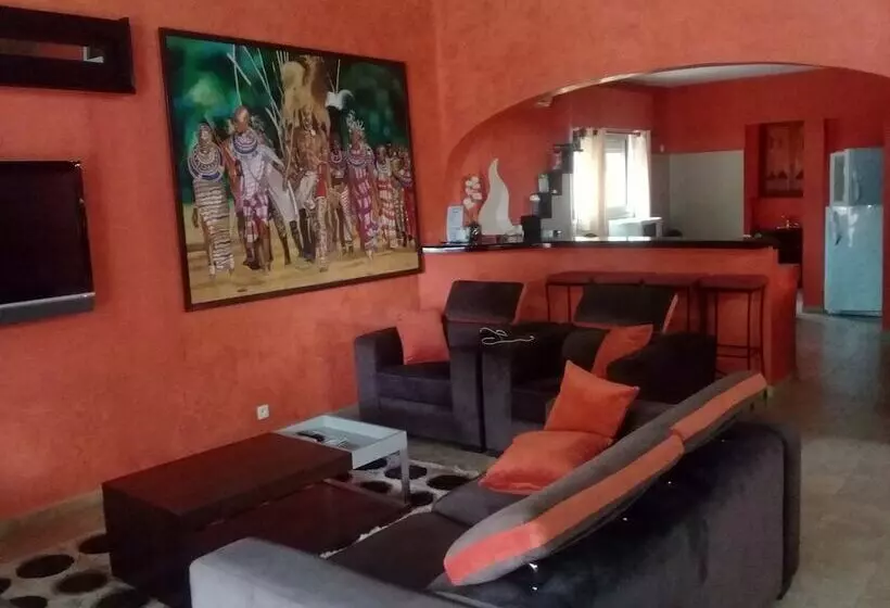 هتل Villa Safari