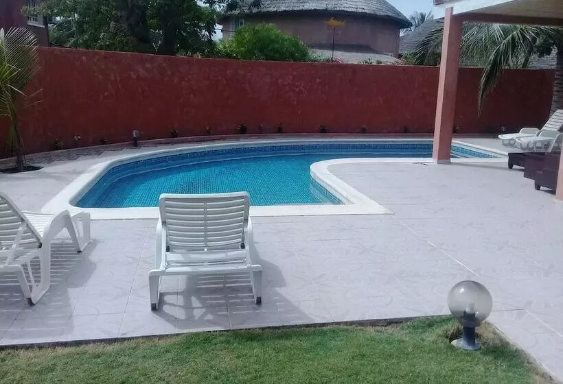 هتل Villa Safari