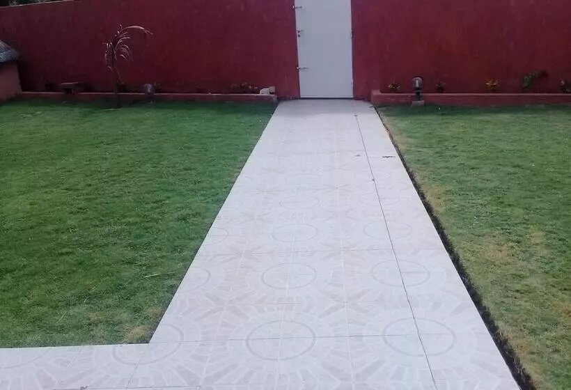 هتل Villa Safari