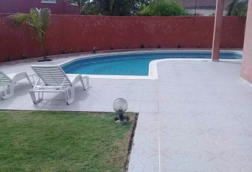 هتل Villa Safari