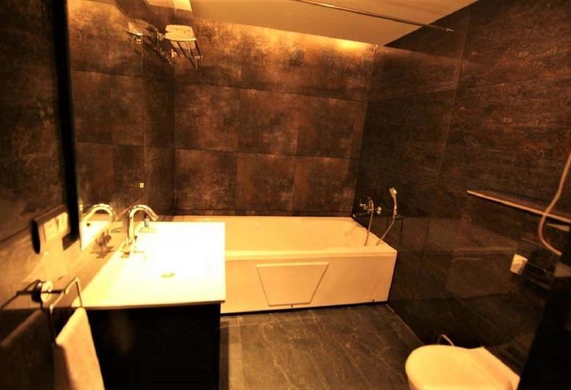 هتل Samriddhi Residency