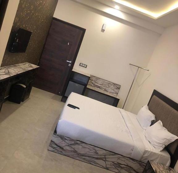 هتل Samriddhi Residency