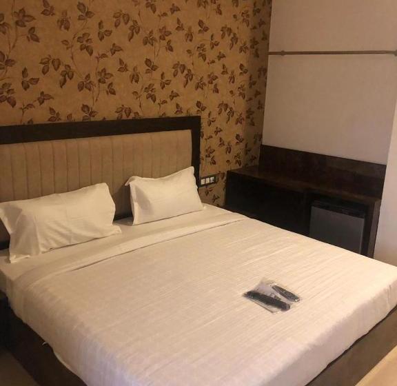 هتل Samriddhi Residency