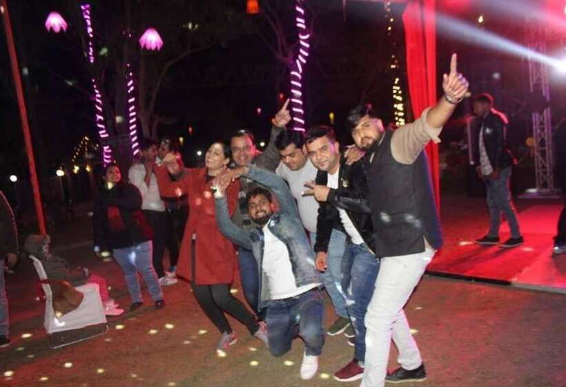 Hotel Gurugram Resort