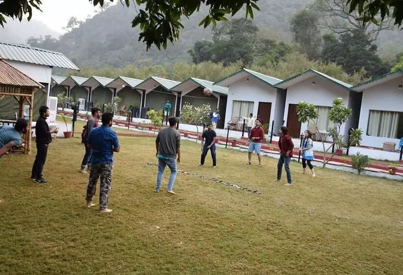 هتل Gurugram Resort