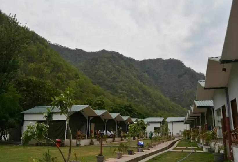 هتل Gurugram Resort