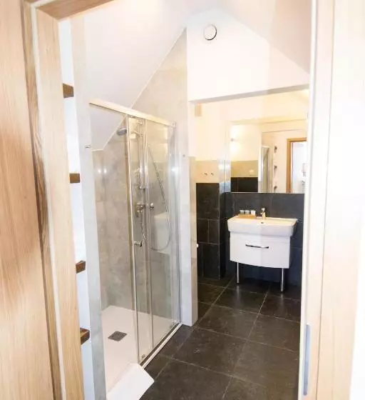 Hotelli Provincja Winebar & Rooms