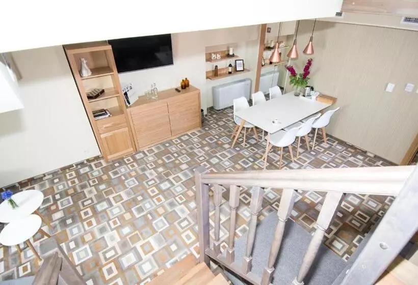 Hotelli Provincja Winebar & Rooms