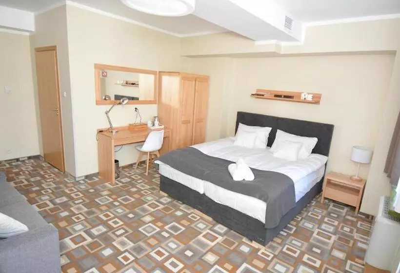 Hotelli Provincja Winebar & Rooms