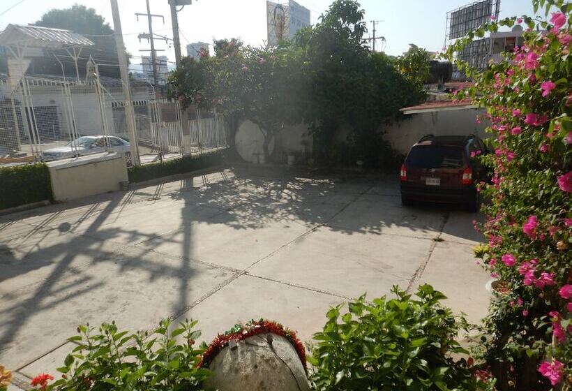 ホテル Suites Licha Acapulco