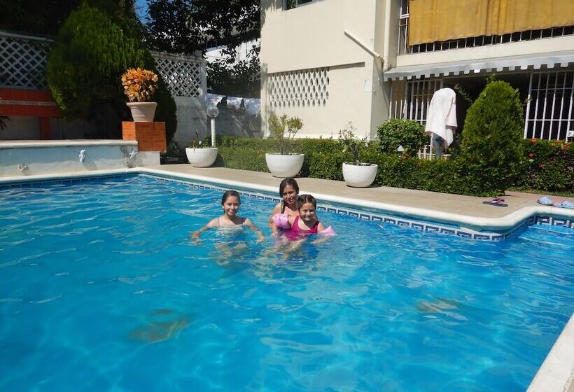 ホテル Suites Licha Acapulco