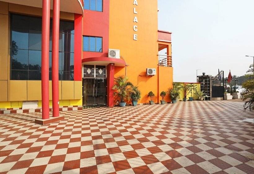 Hotel Tr Palace By Oyo Rooms