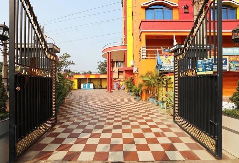 Hotel Tr Palace By Oyo Rooms