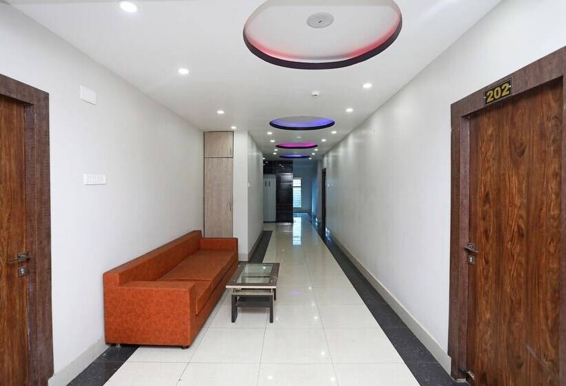 Hotel Tr Palace By Oyo Rooms