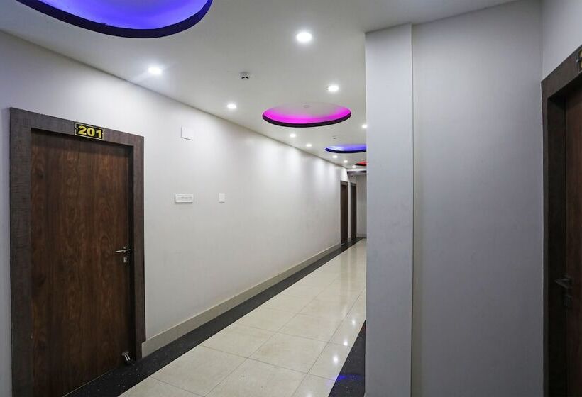 Hotel Tr Palace By Oyo Rooms