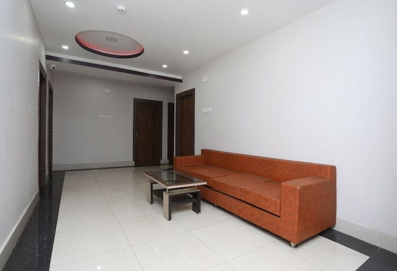 Hotel Tr Palace By Oyo Rooms