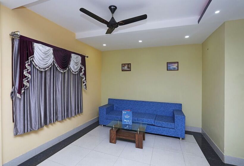 Hotel Tr Palace By Oyo Rooms